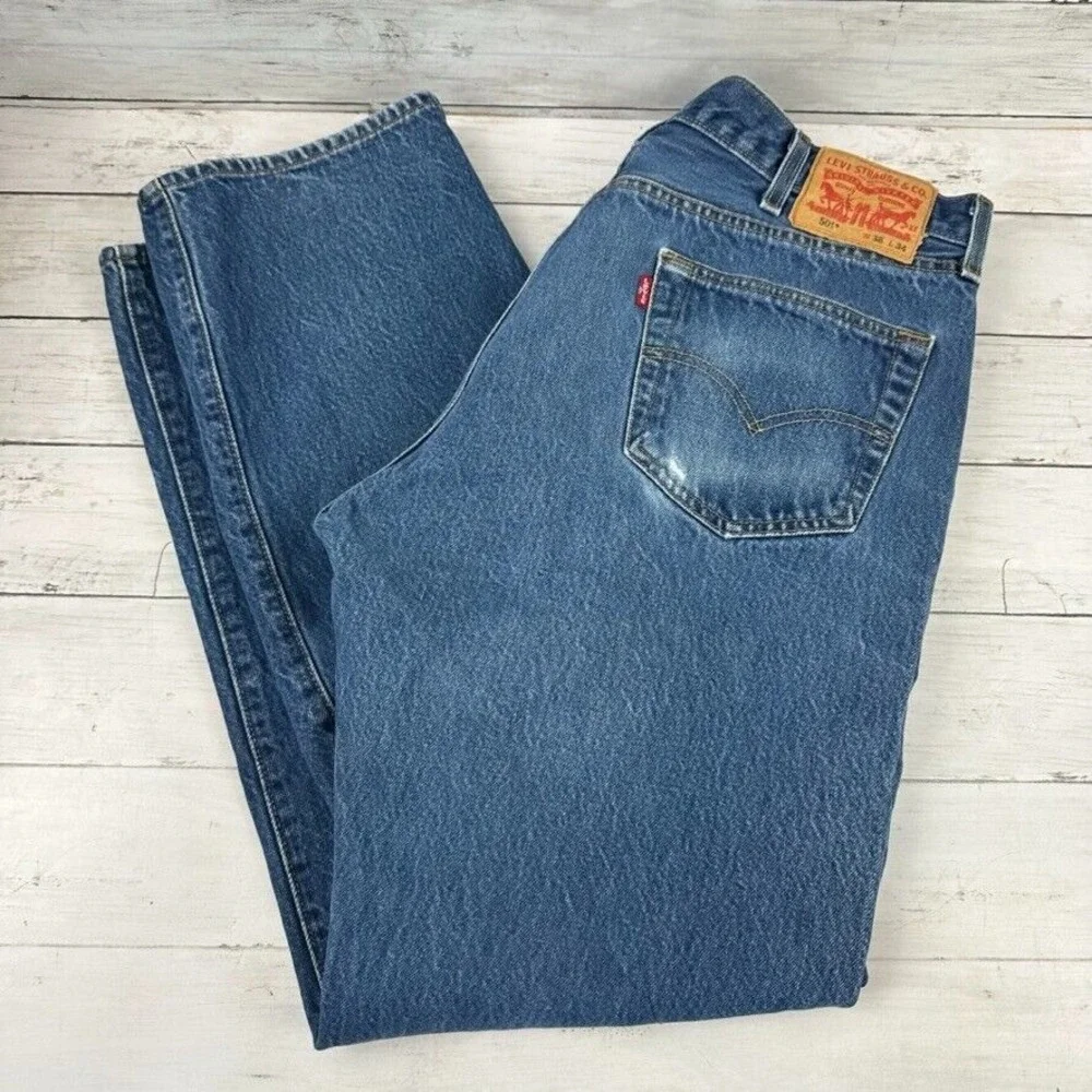 Levis 501 Denim Mens Jeans 38x34 blue Straight fit button fly (Measures 35X30)